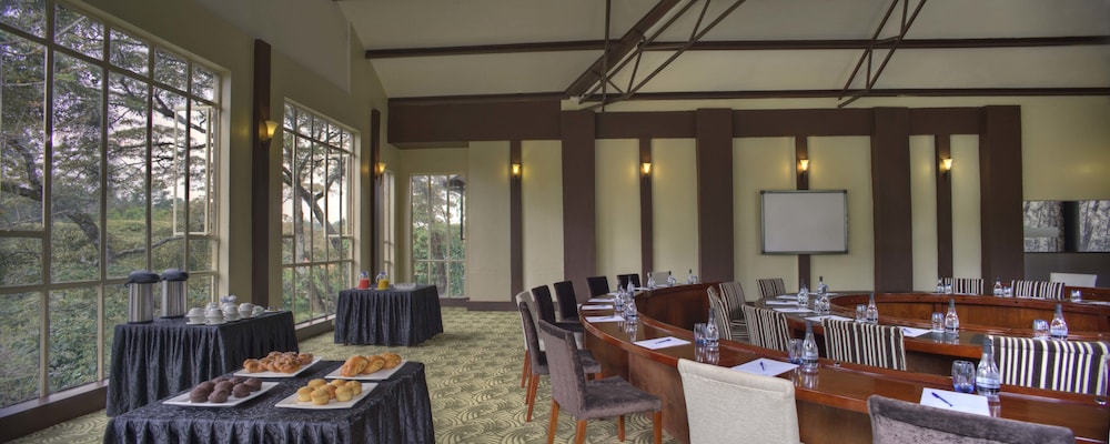 West Wood Hotel 27/32