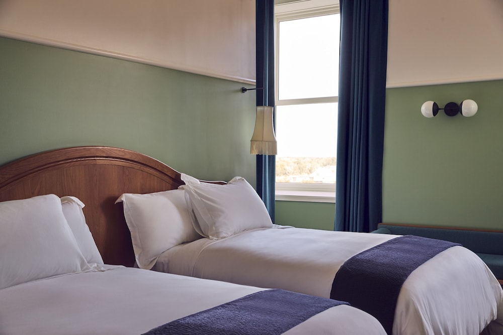The Drayton Hotel Savannah, Curio Collection by Hilton 6/51
