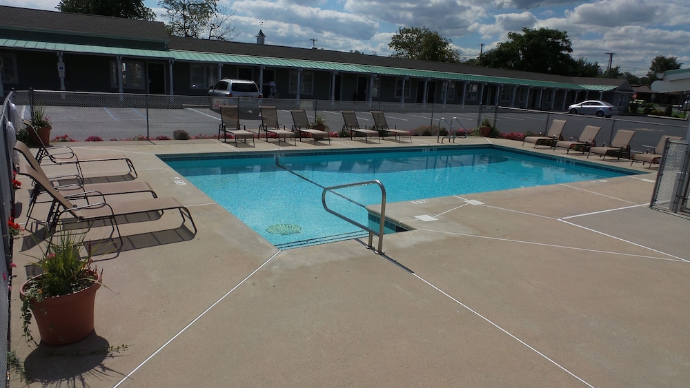 Sea Girt Lodge 44/72