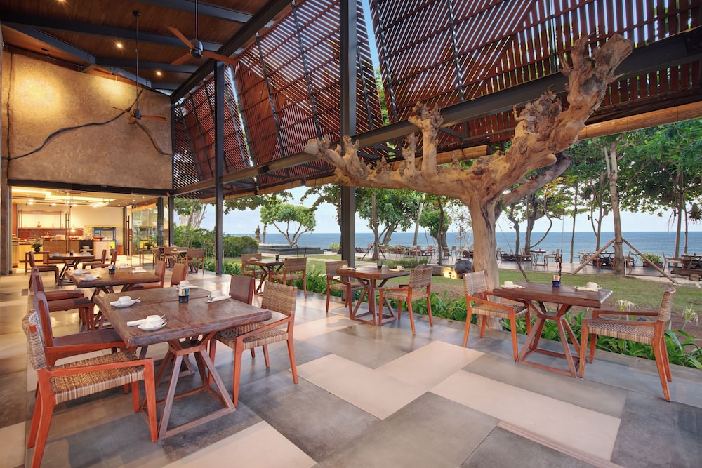 Katamaran Hotel And Resort 58/74