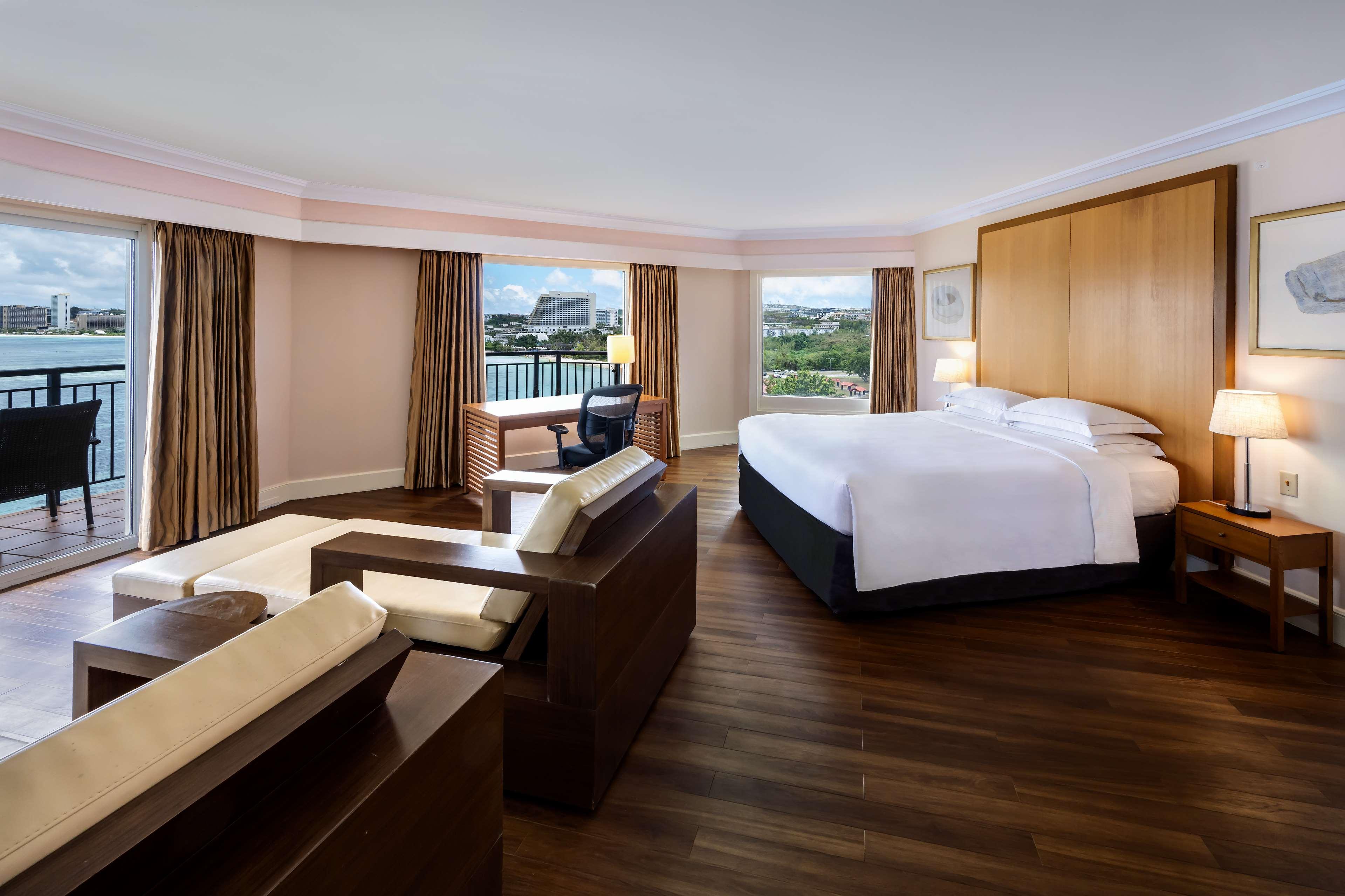 PREMIER, SUITE, OCEAN VIEW, LOUNGE ACCESS