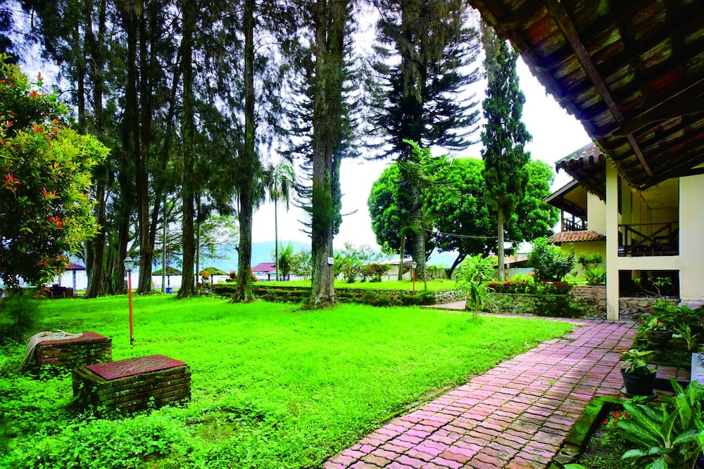Pandu Lakeside Hotel Tuktuk 41/51