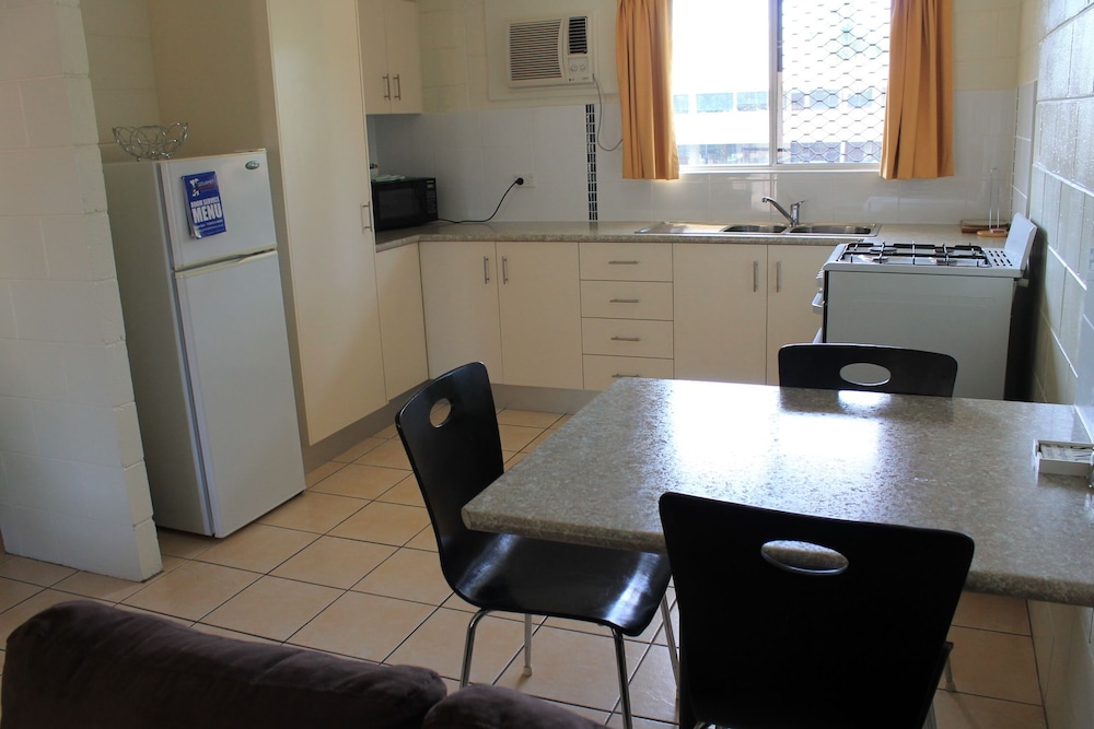 Oasis Inn Apartments 37/60