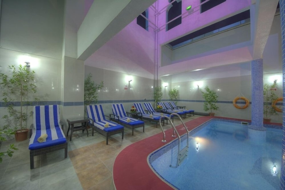 swimming pool spa