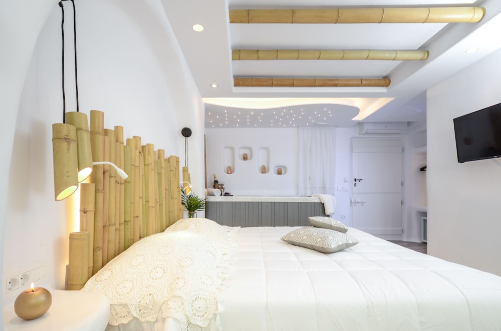 Naxos Island Escape Suites 9/71
