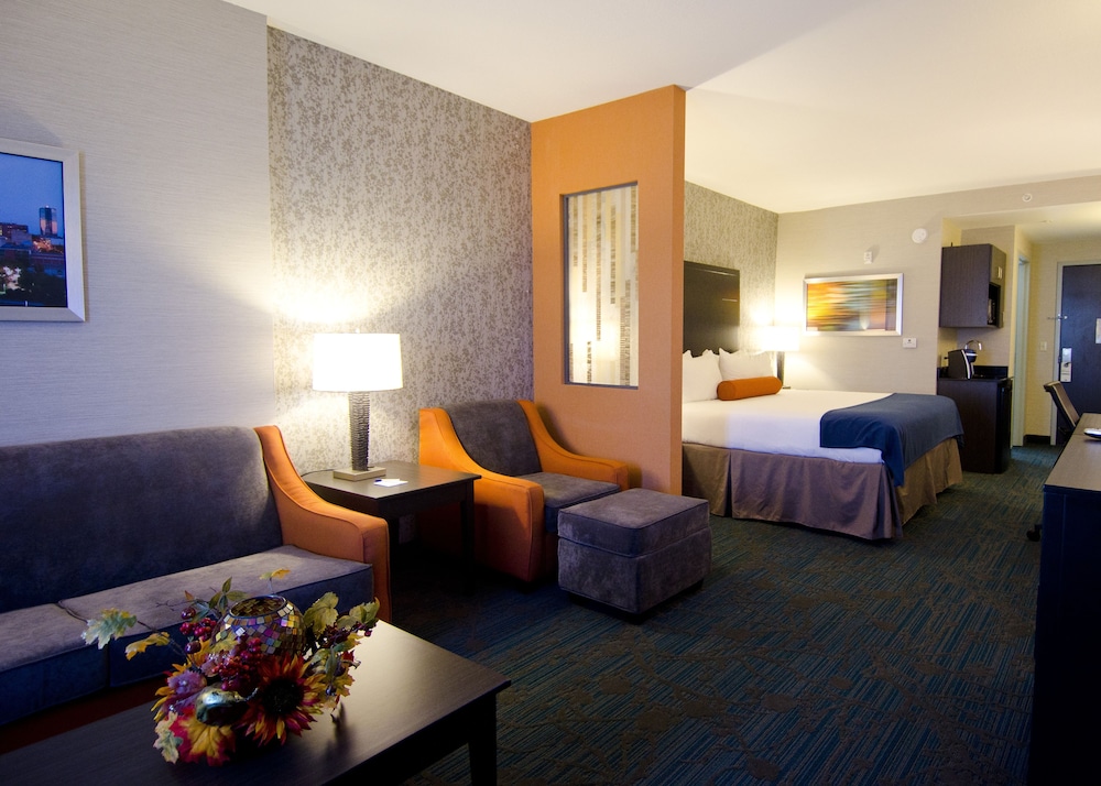 Holiday Inn Express Hotel Suites Knoxville West Papermill 20/26