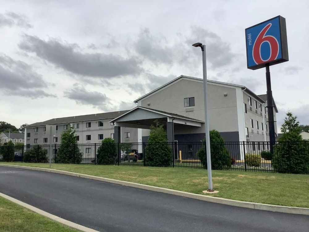 Motel6 Lancaster, PA 35/41