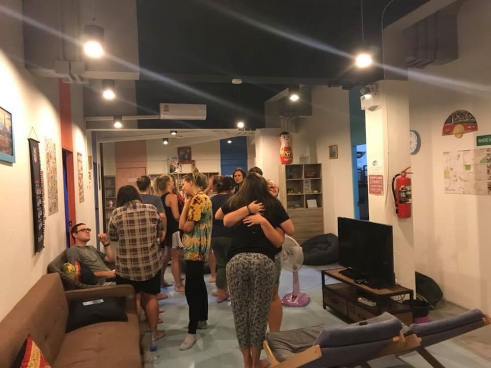 Zee Thai Hostel (Thaitone Hostel) 60/69