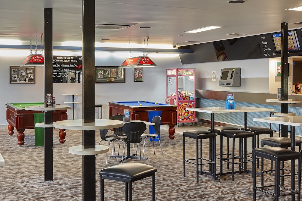 Foreshore Hotel 53/71