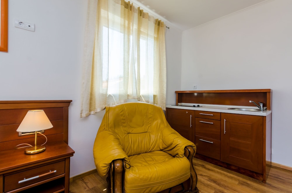 Apartments & Rooms V&M 24/50
