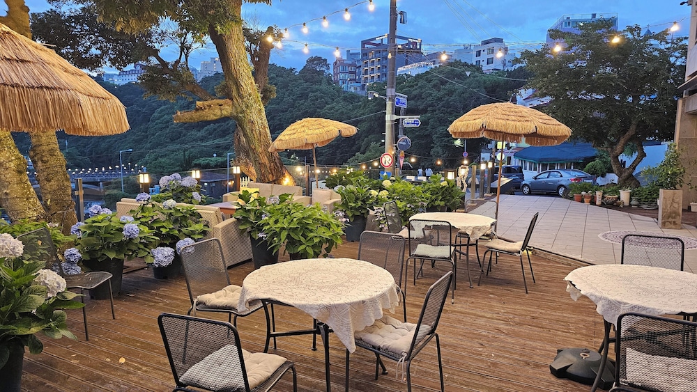 Cheonjiyeon Crystal Hotel 61/80