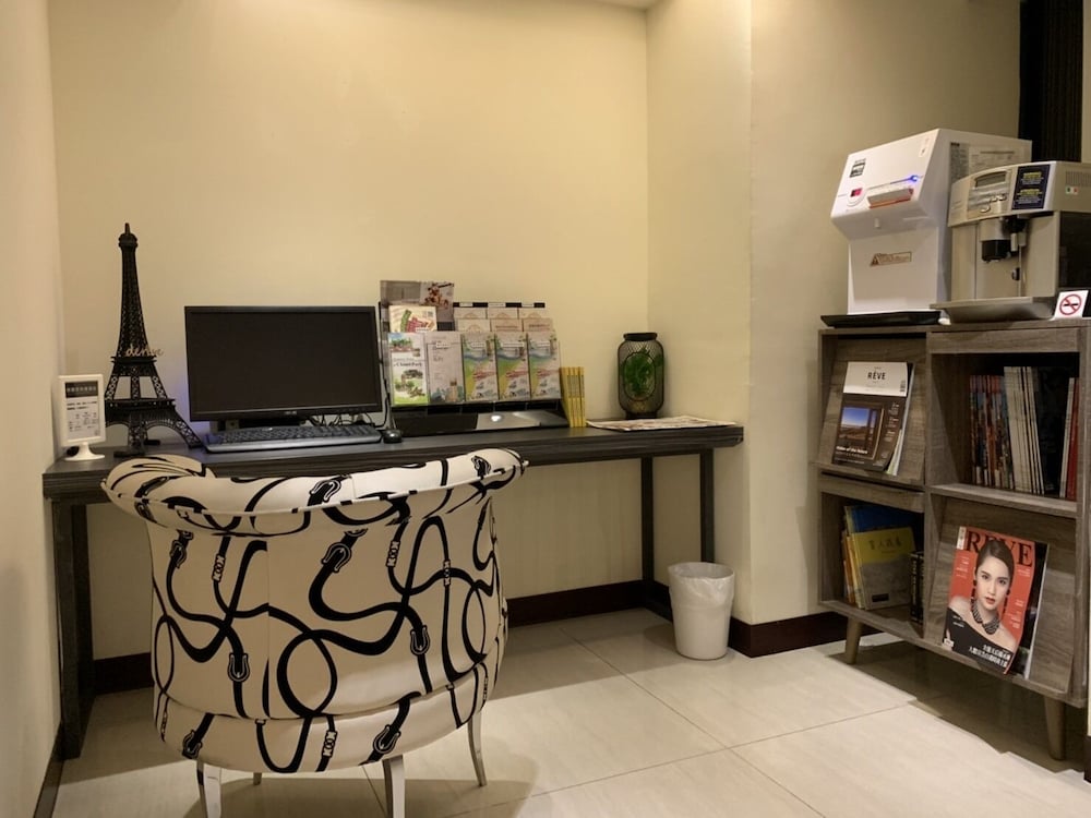 Yeong Chi Business Hotel 44/52