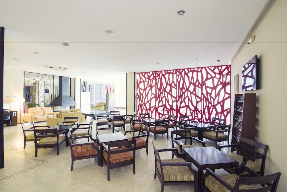 Azuline Hotel Pacific 32/42