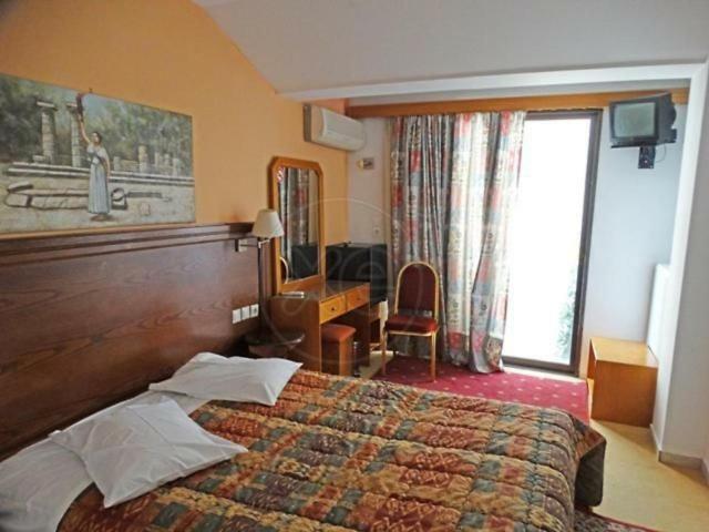 Deluxe, Double Bed, Side Sea View