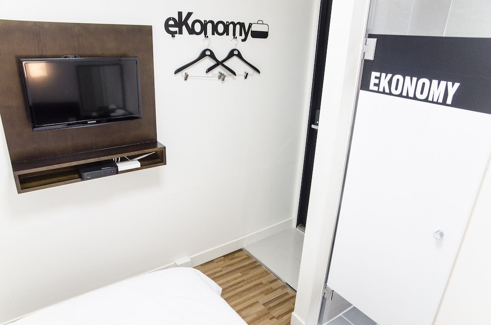 EKONOMY HOTEL HAEUNDAE 43/66