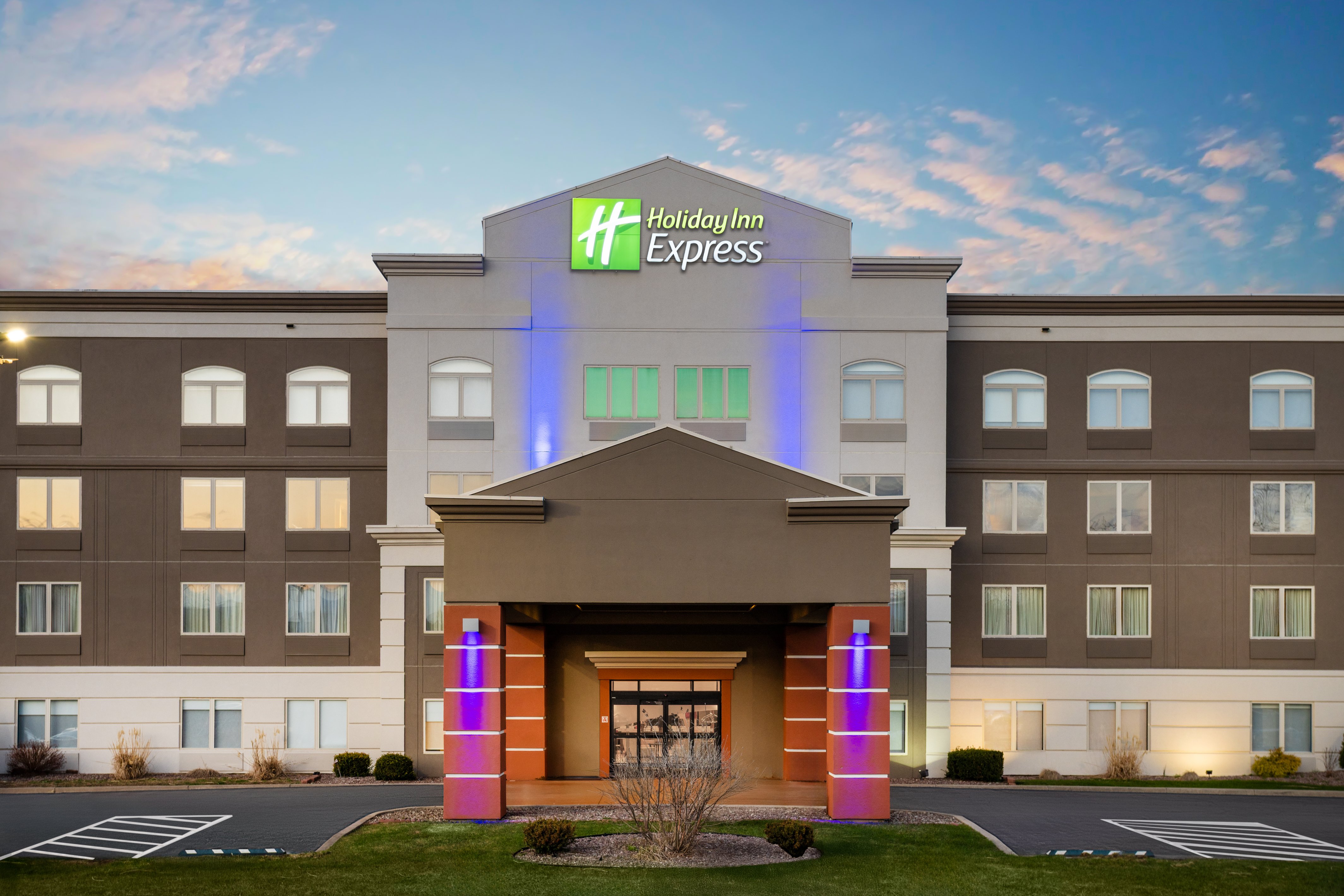 Holiday Inn Express Syracuse-Fairgrounds 6/75