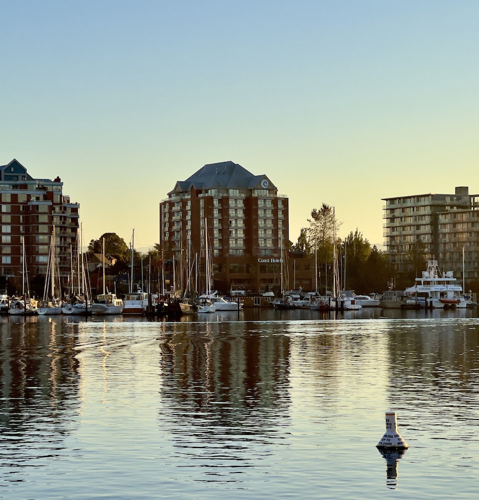 Coast Victoria Hotel Marina By Apa 42/49