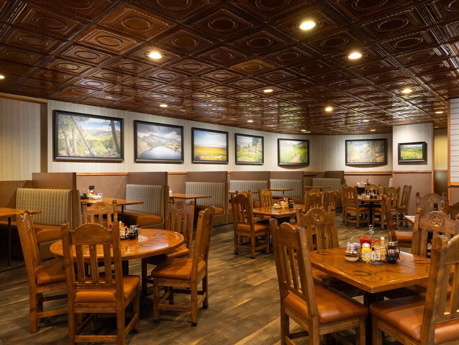 Ramada by Wyndham Elko Hotel at Stockmen's Casino 24/36