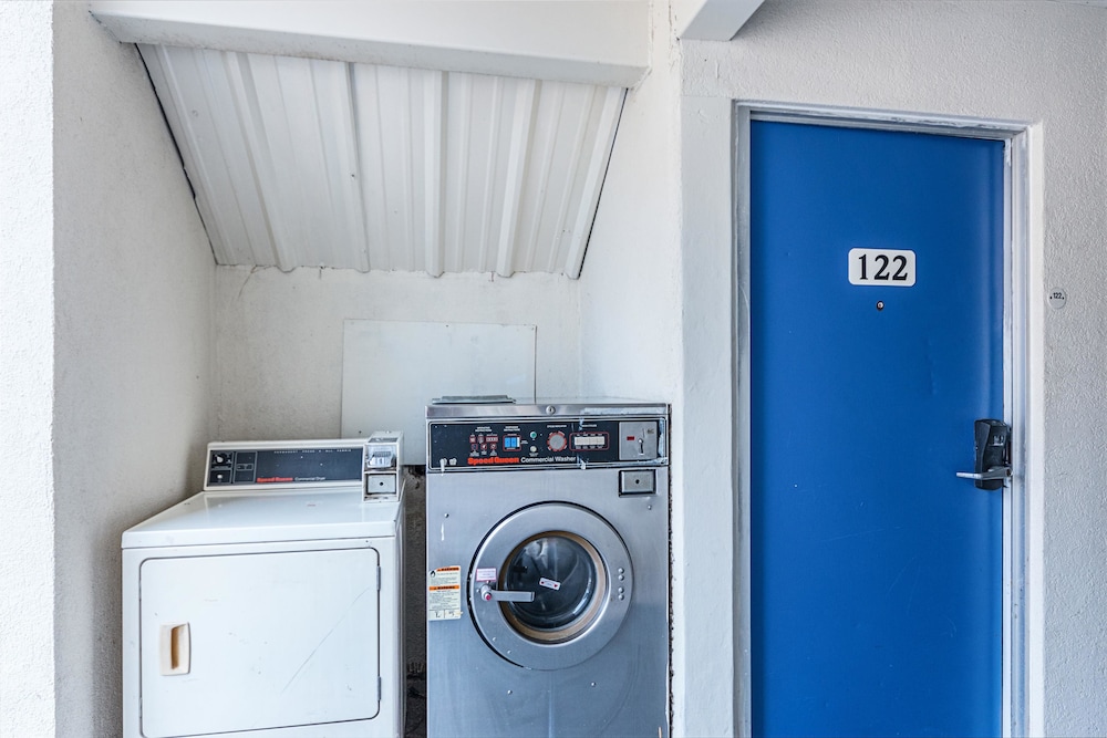Motel6 Cleveland, TX 28/44