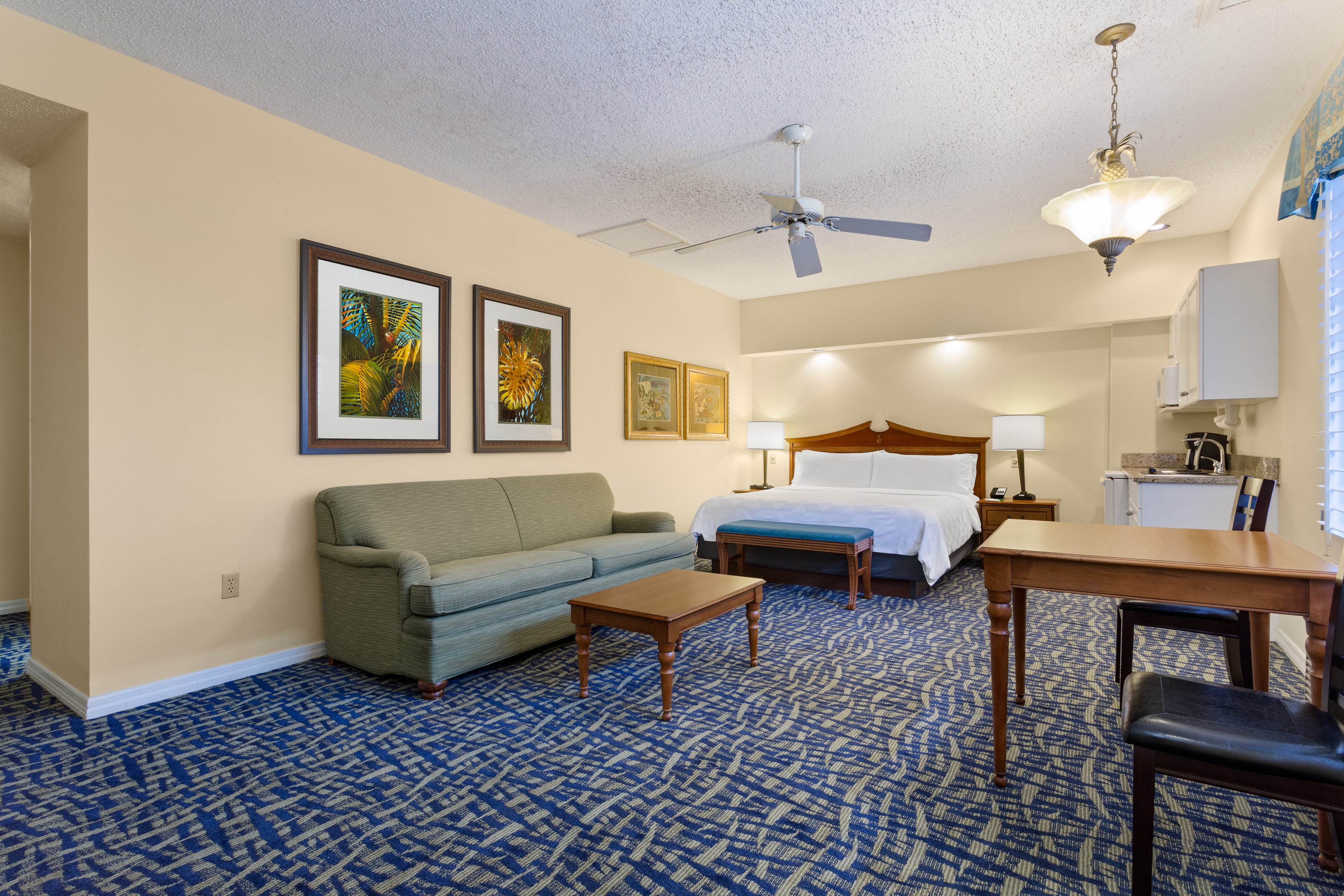 Holiday Inn & Suites Clearwater Beach S-harbourside 96/130