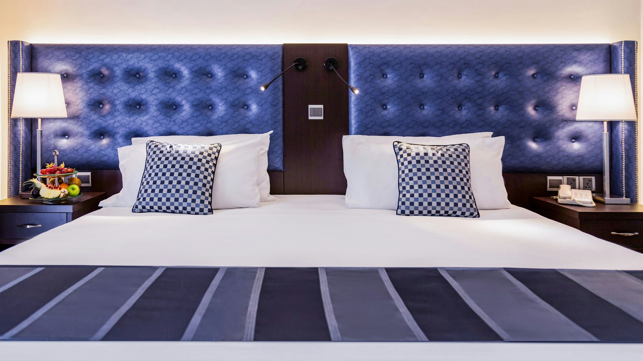AX The Victoria Hotel 30/76