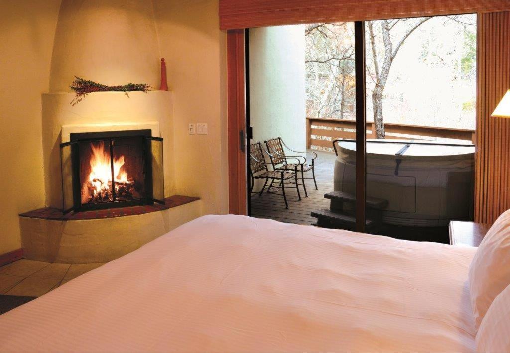 2 BEDROOMS, VILLA, CREEK VIEW, JETTED TUB