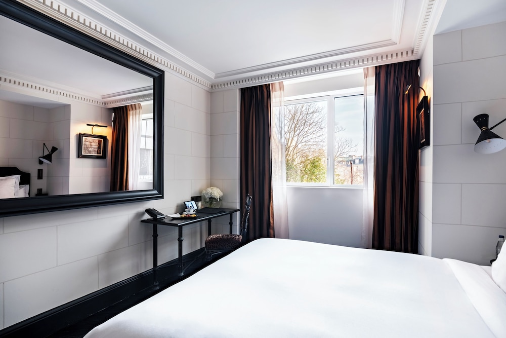 Room, King Bed, Garden View
