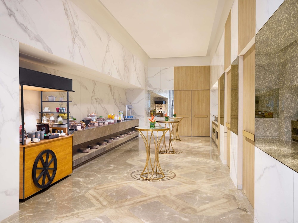 Novotel New Delhi City Centre 2/50
