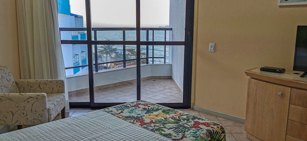 Ingleses Praia Hotel 40/50