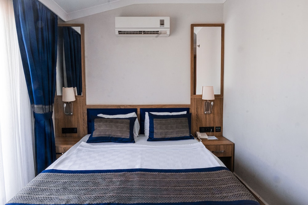Relax Beach Hotel 15/50