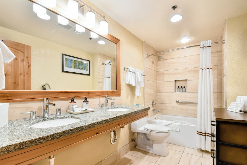 Loft, Residence, Studio, King Bed, Sofa, Grand Summit Hotel 4/5