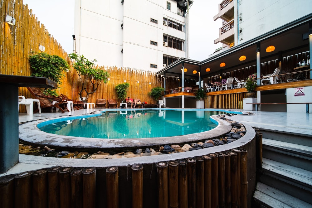 Wild Orchid Villa Bangkok 42/50