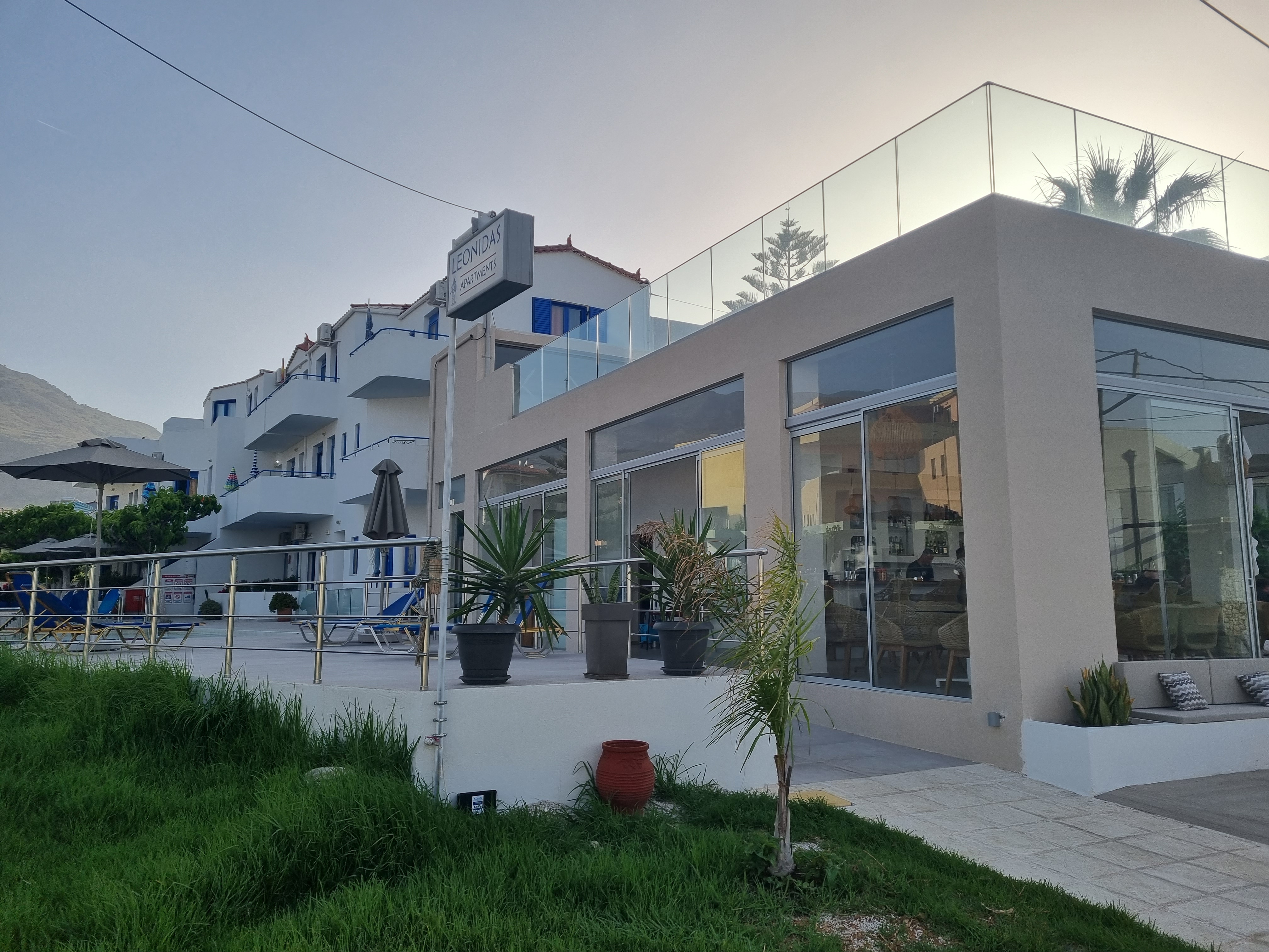 Leonidas Apartments 3/47