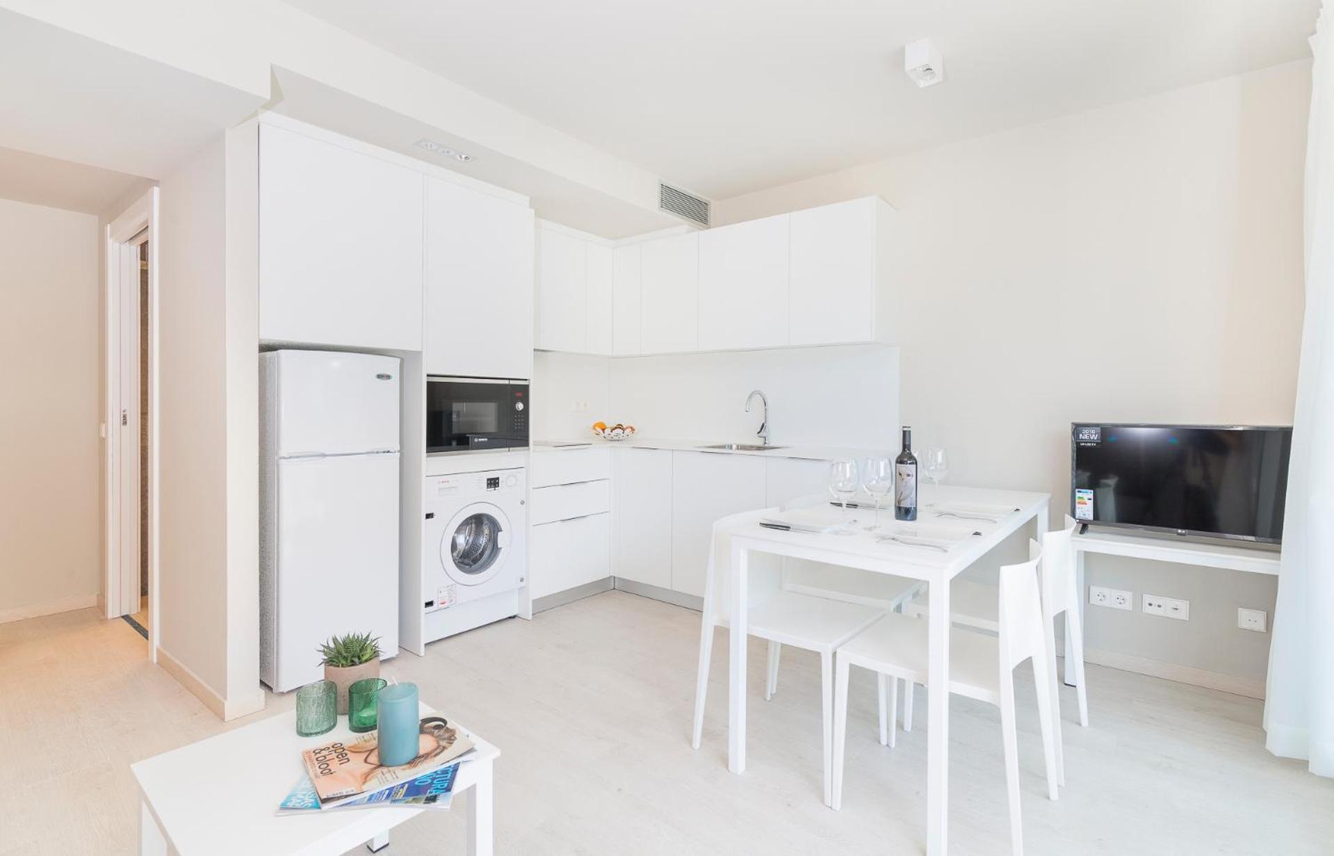 Daro Apartments 49/51