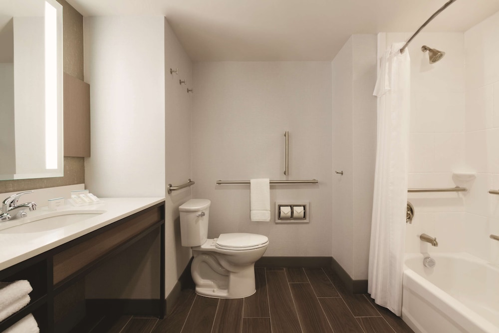 Hilton Garden Inn Phoenix Tempe University Research Park 16/64