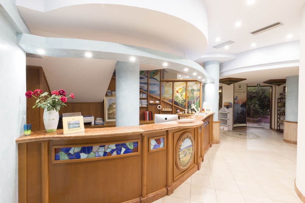 Lobby at Hotel Calabrisella, RICADI