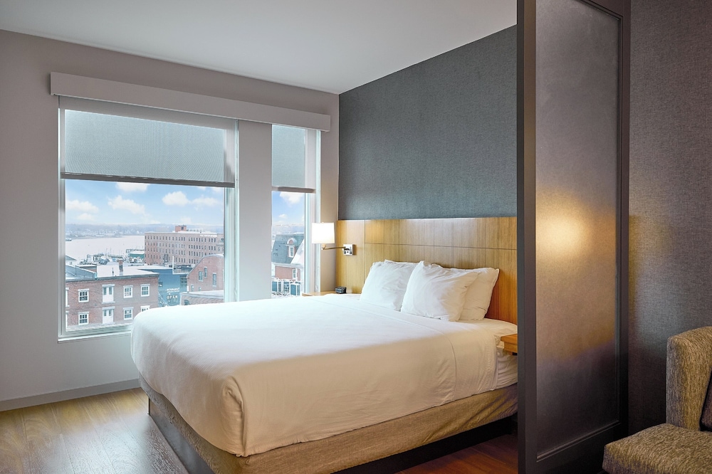 1 Bedroom, Suite, King Bed, Sofa, Accessible