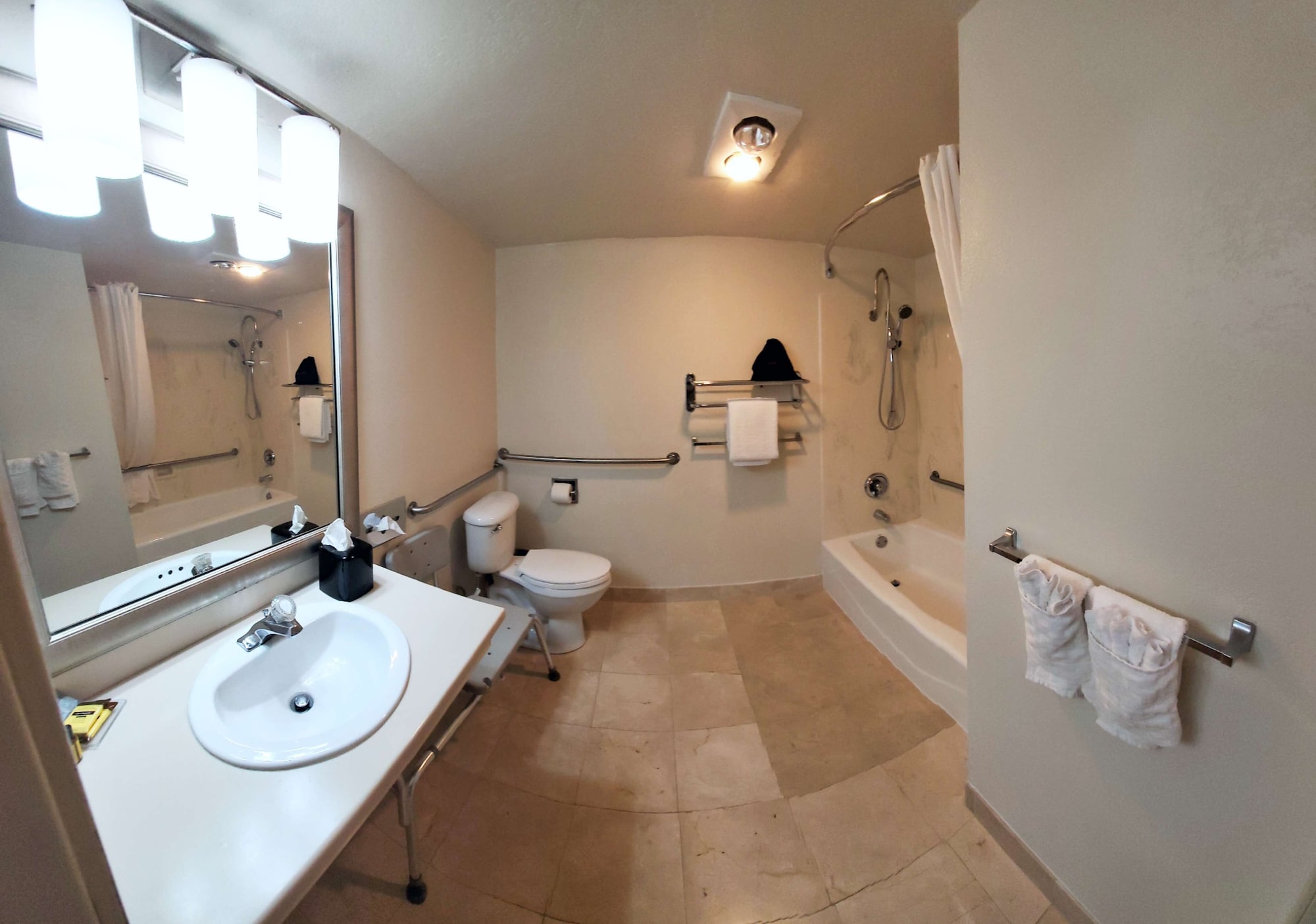 غرفة قياسية بسرير كينج لذوي الإعاقة، Best Western Plus Northwoods Inn 9/10