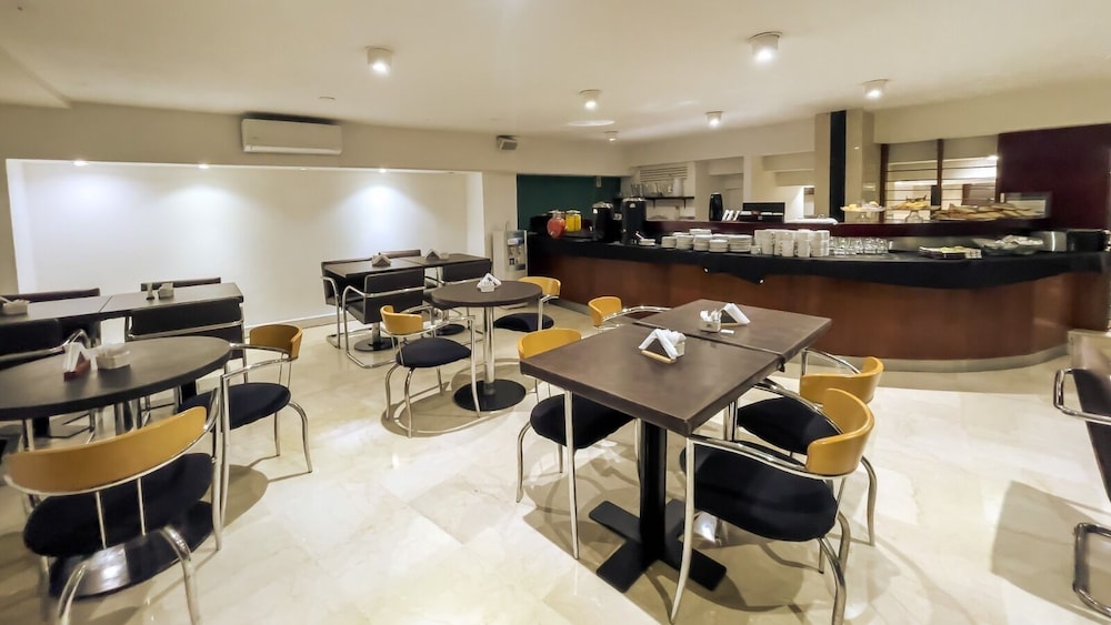 Hotel HR Plaza By Nobile 23/32