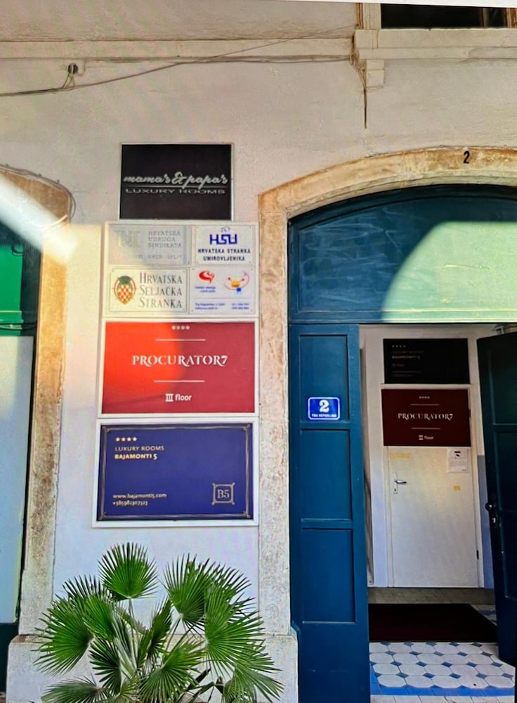 Procurator 7 Luxury Rooms 55/72