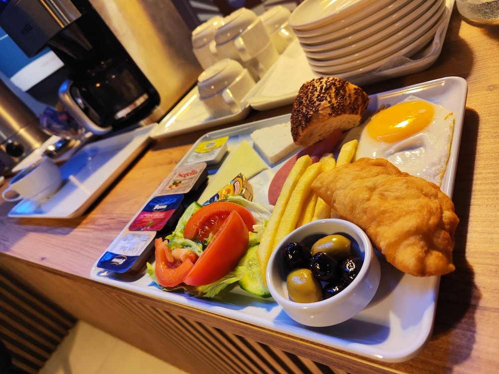 Petra Hotel Tuzla 12/21