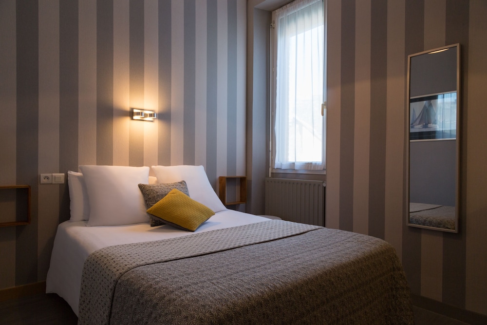 INTER-HOTEL LE SAINT PIERRE 12/50