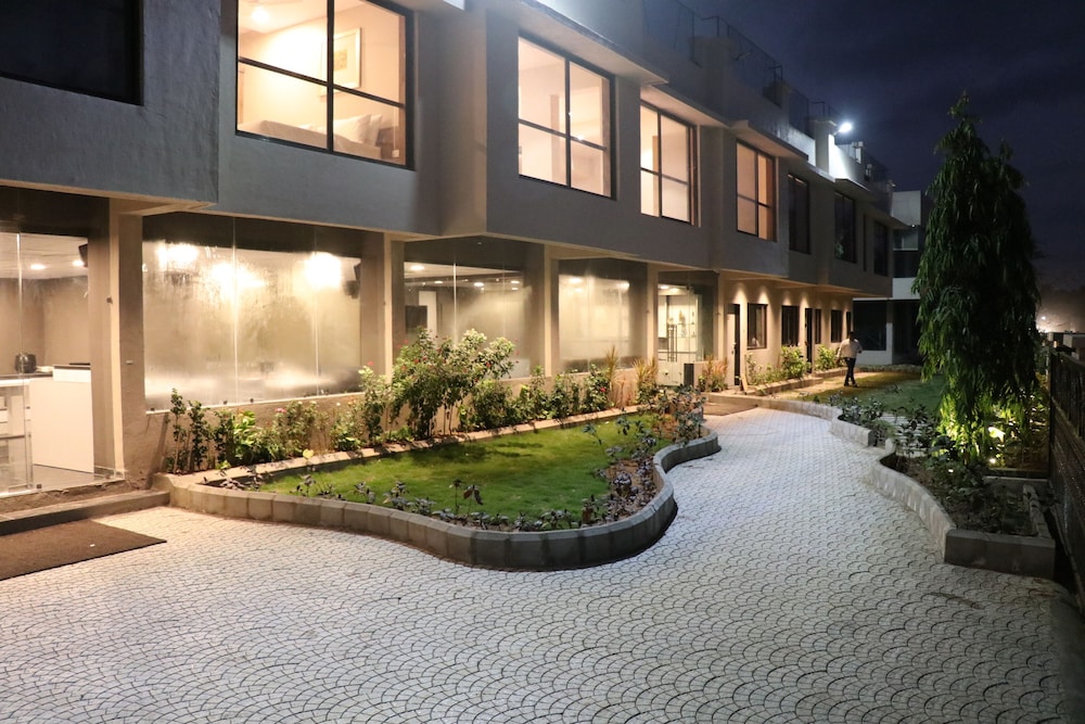 Nest Beacon Hotel Daman 33/33