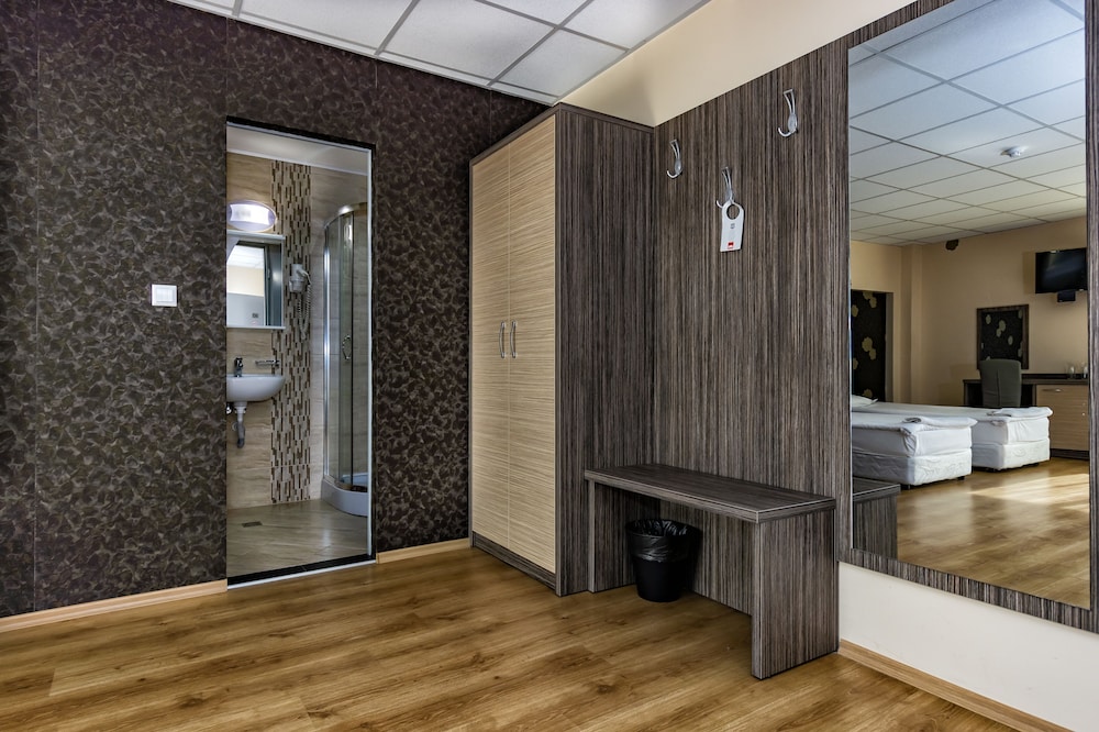 City Hotel 22/46