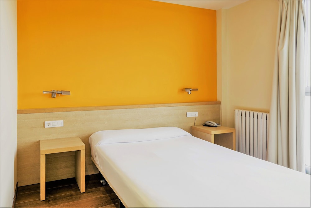 280 Hotel Formerly Premiere Classe Zaragoza 280 17/54