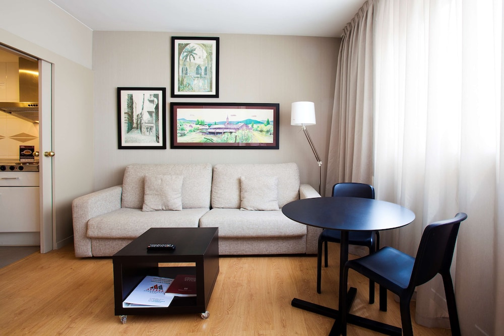 Aparthotel Atenea Barcelona 46/78