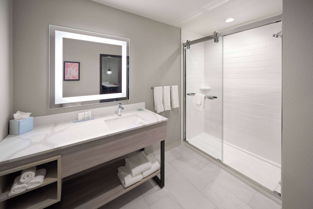 GRAND, SUITE, KING BED, SOFA