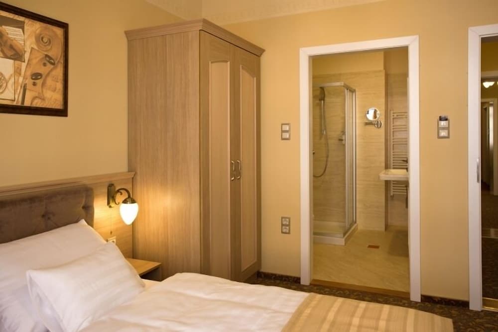 Barokk Hotel Promenad Gyor 6/24