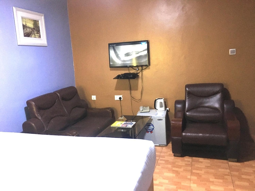 Sweet Savor Hotels & Suites 18/28