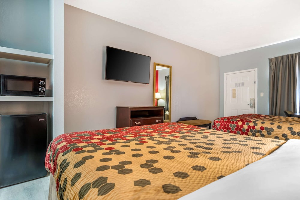 Econo Lodge Inn & Suites Philadelphia MS 42/80